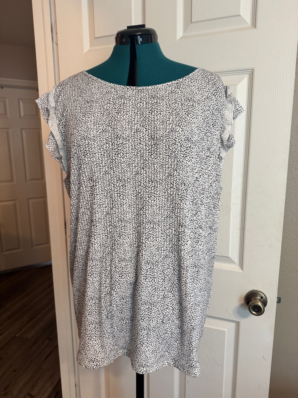 Adrianna Papell White and Black Dot Cap Sleeve Blouse